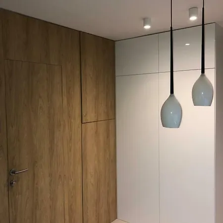 Ah Corner House Apartment *