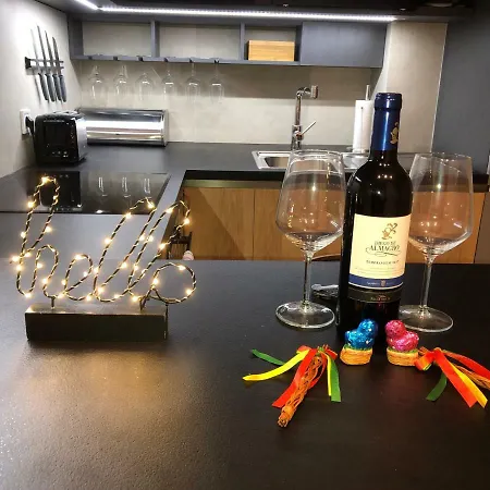 Ah Corner House Lejlighed