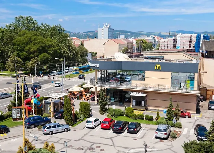 Daire Ah Corner House *