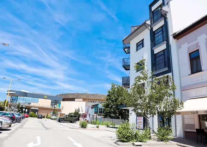 Daire Ah Corner House *